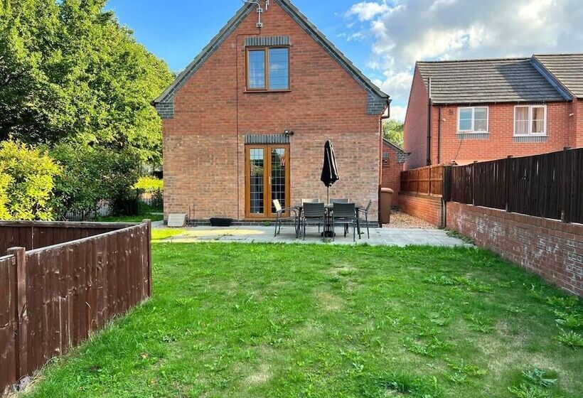 Резиденция Beautiful 2 Bed House In Lincoln