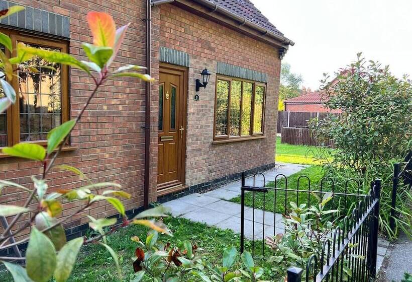 Резиденция Beautiful 2 Bed House In Lincoln
