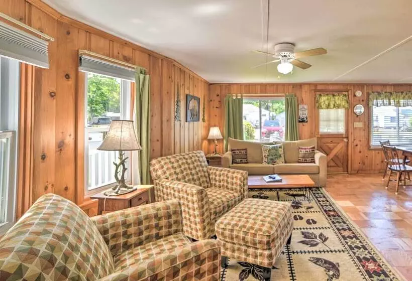 Sebago Lake Cottage W/ Patio + Beach Access!
