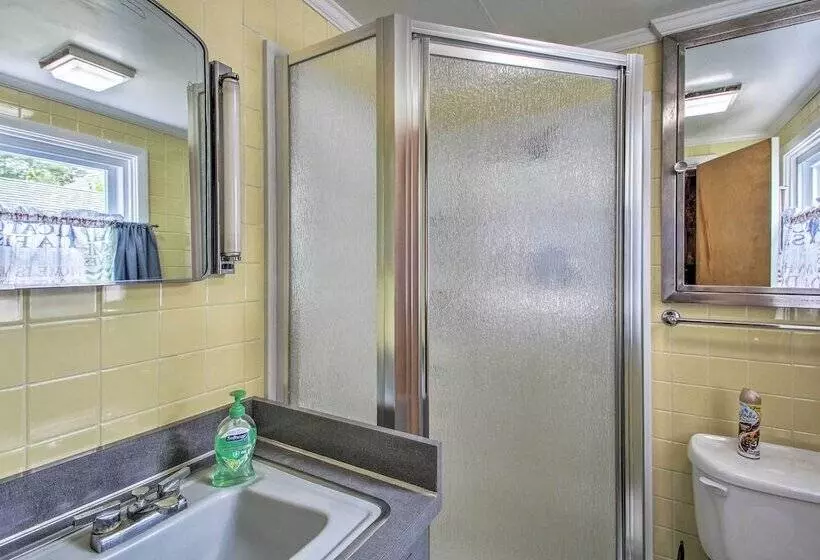 Sebago Lake Cottage W/ Patio + Beach Access!