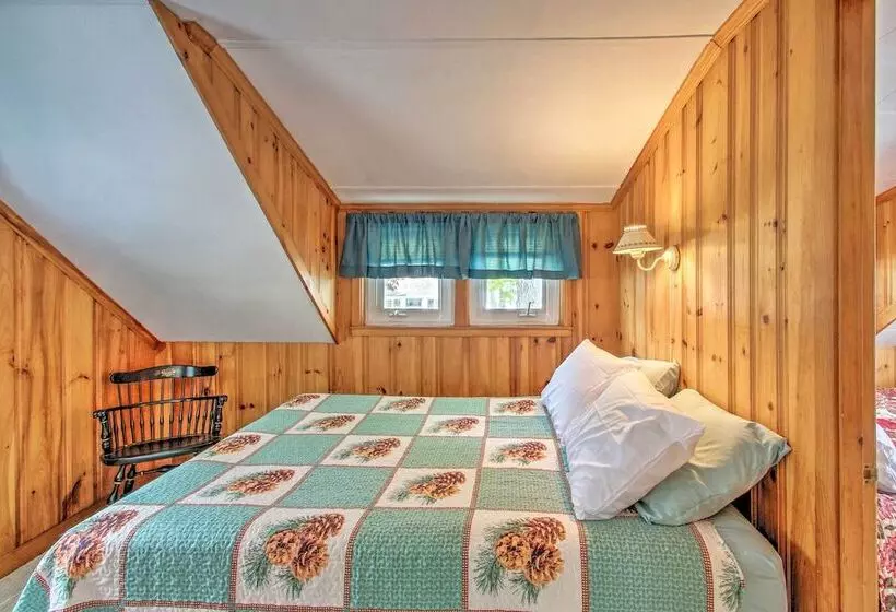 Sebago Lake Cottage W/ Patio + Beach Access!