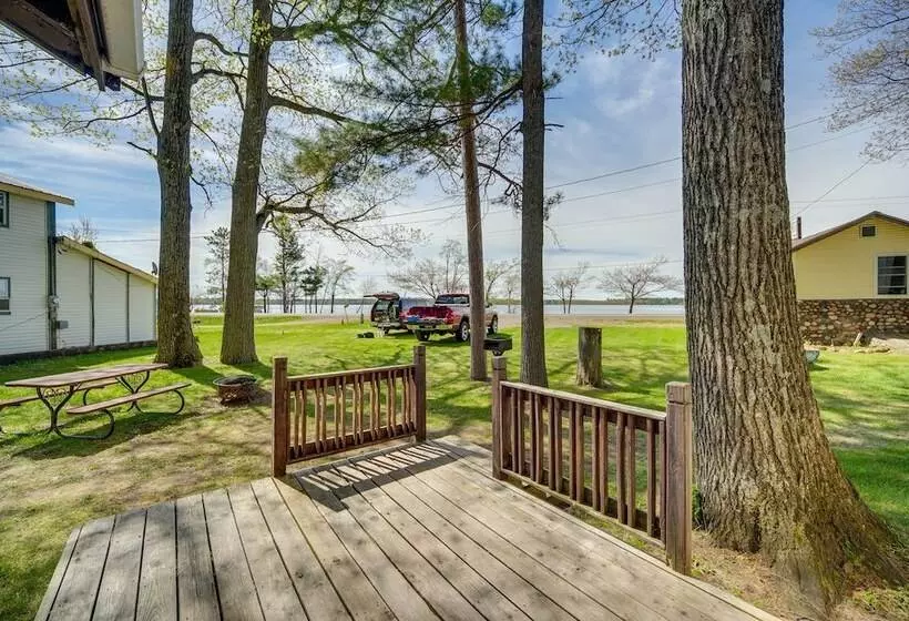 Stone Lake Cabin W/ Private Deck & Fire Pit!