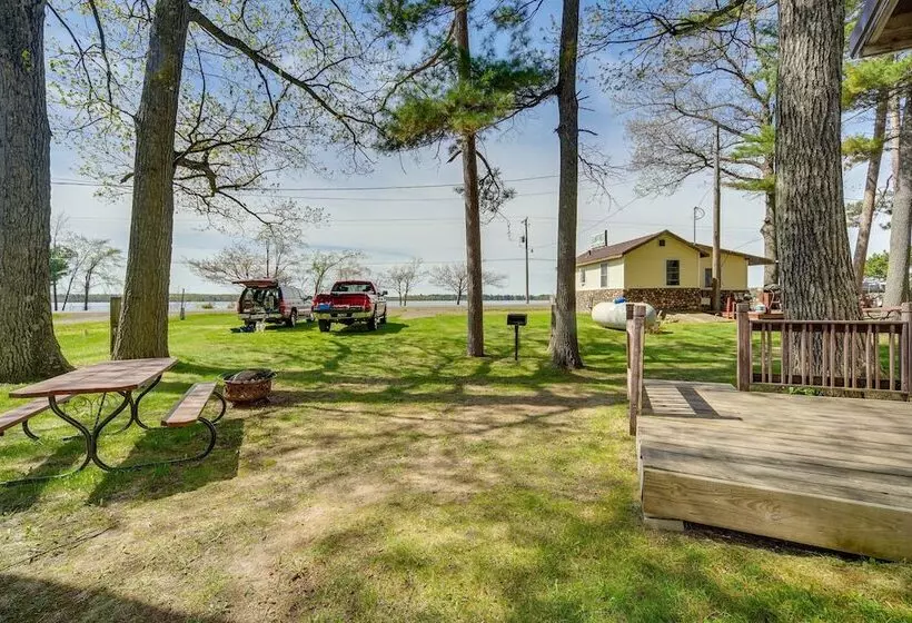Stone Lake Cabin W/ Private Deck & Fire Pit!