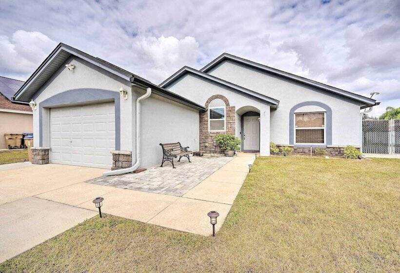 Kissimmee Retreat W/ Private Basketball Court!