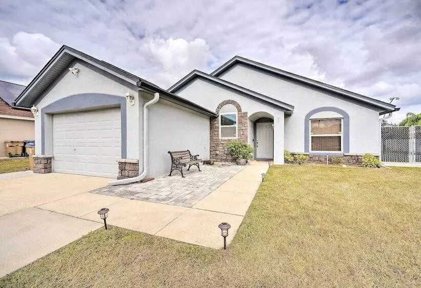 Kissimmee Retreat W/ Private Basketball Court!