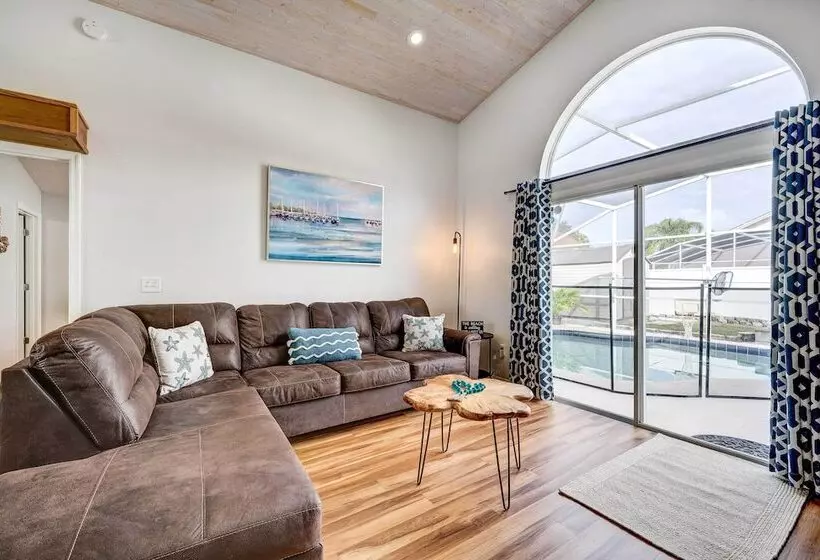 Kissimmee Retreat W/ Private Basketball Court!