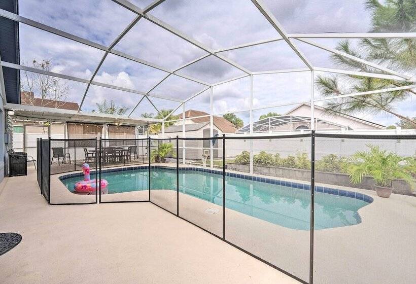 Kissimmee Retreat W/ Private Basketball Court!