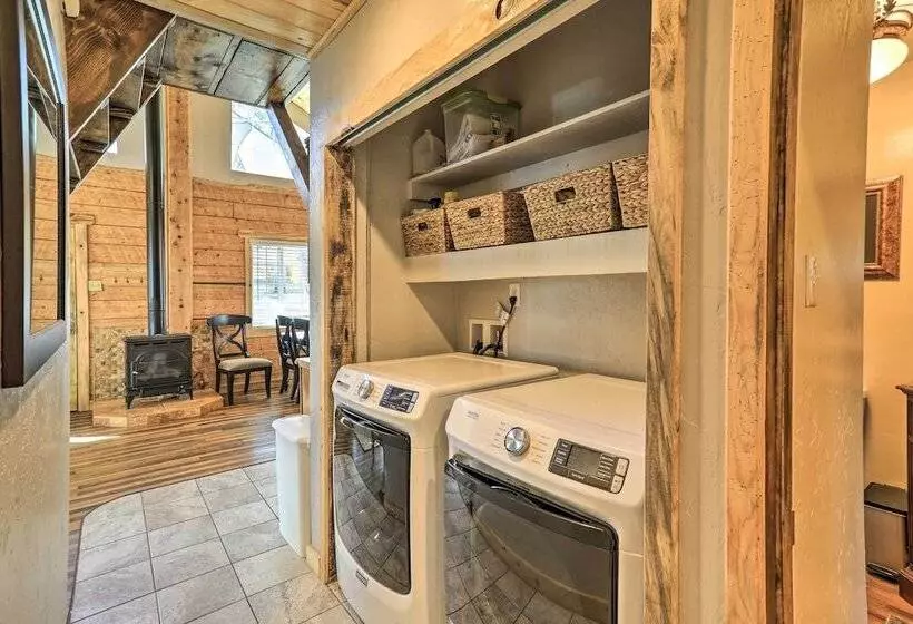 Tasteful Log Cabin Retreat On Lake Pagosa!