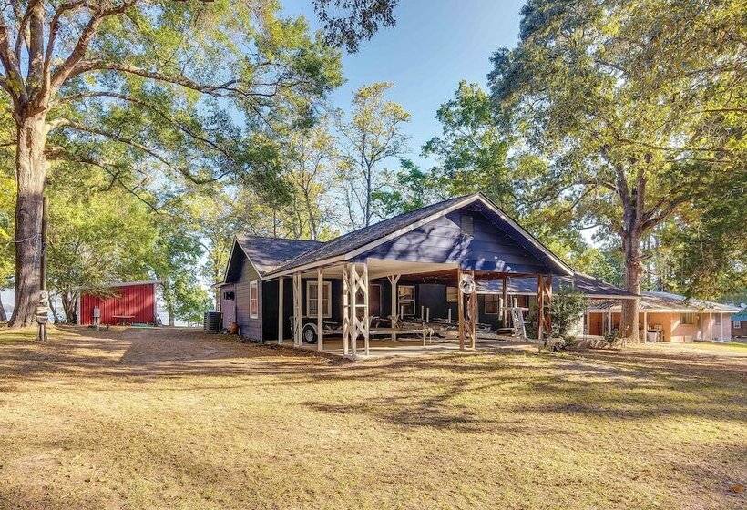 The Whacky Shack  Family Cabin W/ Fire Pit!