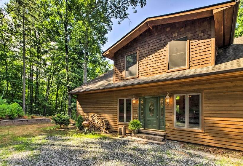 Tryon House W/ Hot Tub Near Equestrian Centers!