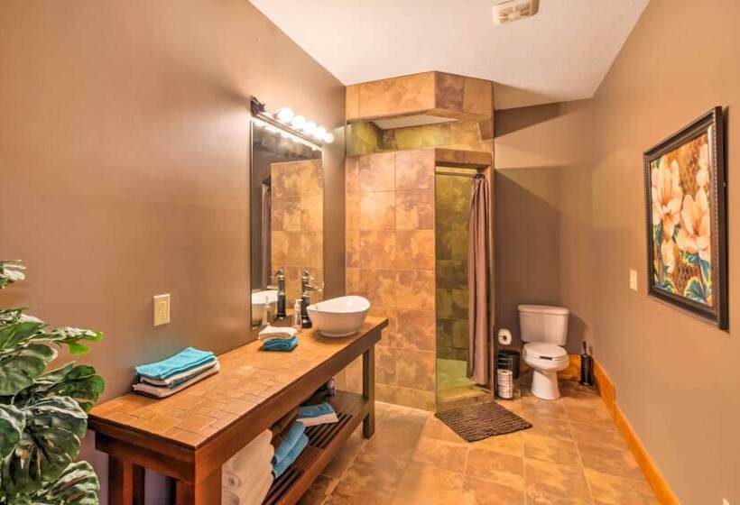 Tryon House W/ Hot Tub Near Equestrian Centers!