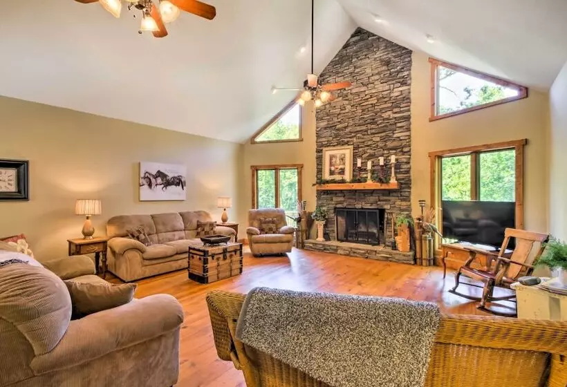 Tryon House W/ Hot Tub   Near Equestrian Centers!