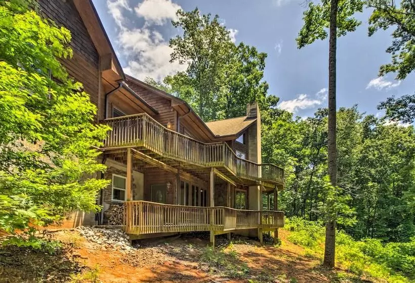 Tryon House W/ Hot Tub   Near Equestrian Centers!