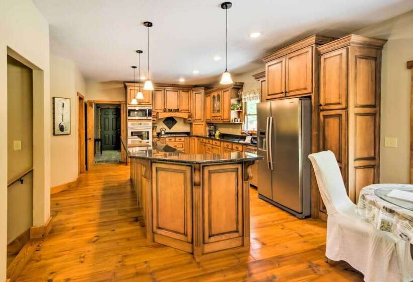 Tryon House W/ Hot Tub Near Equestrian Centers!