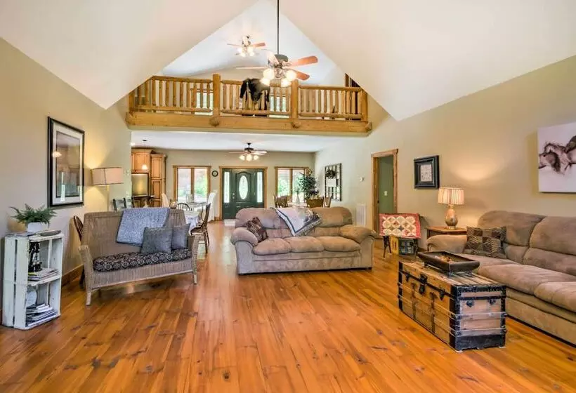 Tryon House W/ Hot Tub   Near Equestrian Centers!