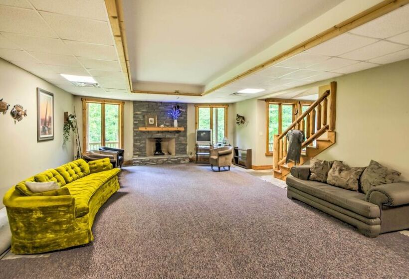 Tryon House W/ Hot Tub Near Equestrian Centers!