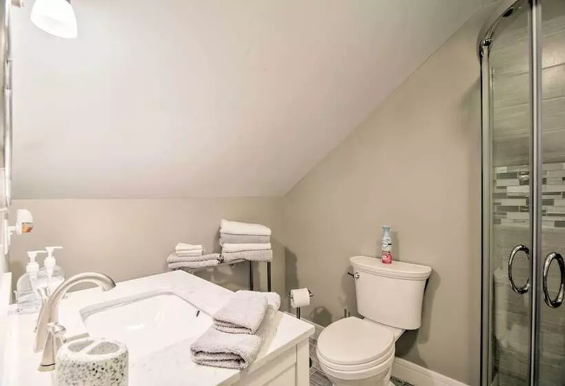 Upstate Hideaway W/ Hot Tub, 13 Mi To Malone!