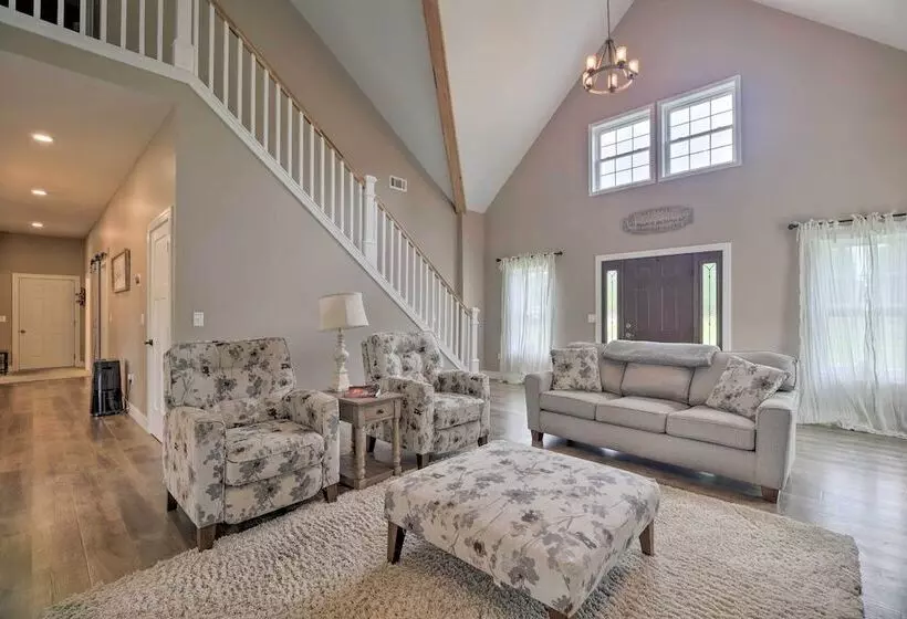 Upstate Hideaway W/ Hot Tub, 13 Mi To Malone!