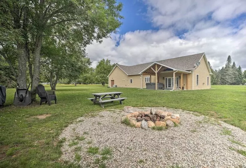 Upstate Hideaway W/ Hot Tub, 13 Mi To Malone!