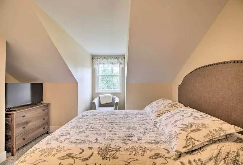 Upstate Hideaway W/ Hot Tub, 13 Mi To Malone!