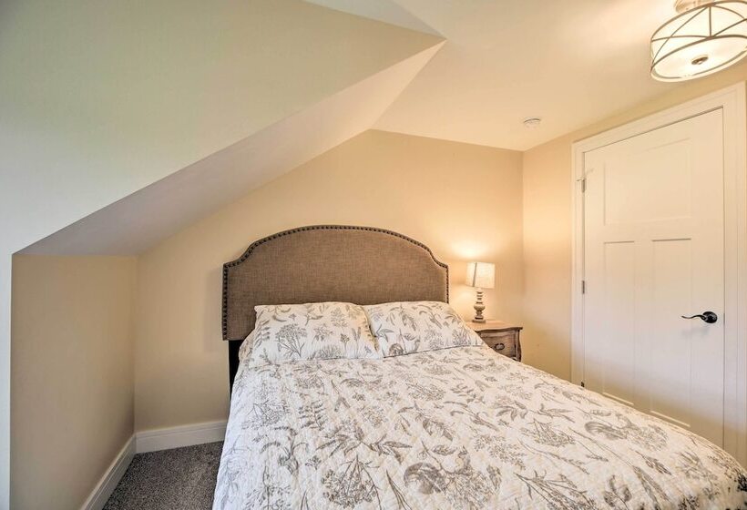 Upstate Hideaway W/ Hot Tub, 13 Mi To Malone!