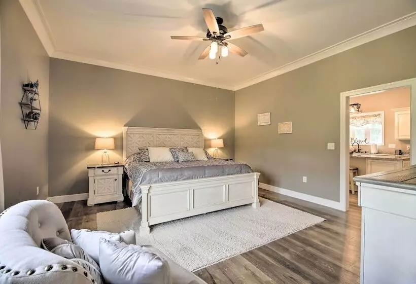 Upstate Hideaway W/ Hot Tub, 13 Mi To Malone!