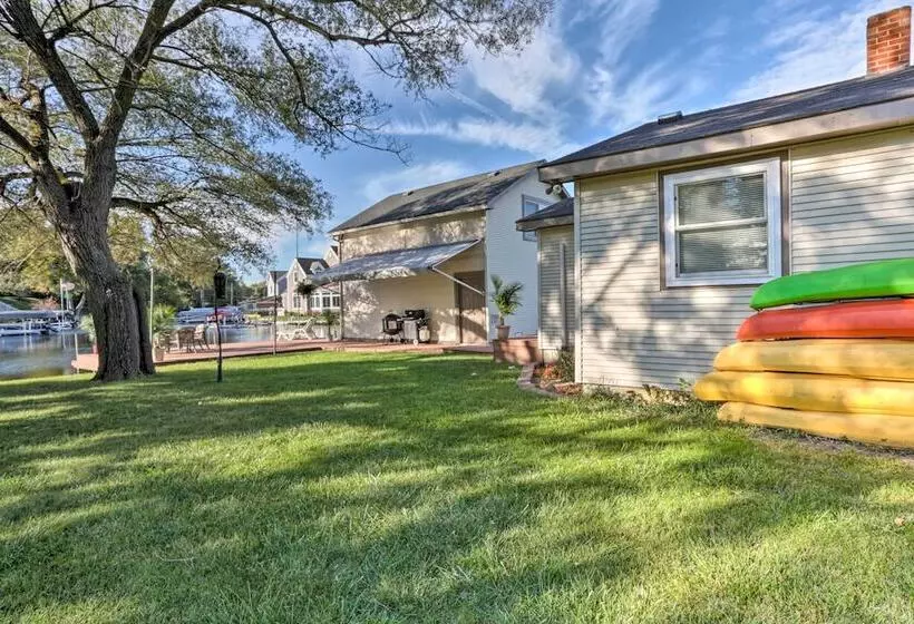Waterfront Syracuse Home: Deck, Fire Pit & Kayaks