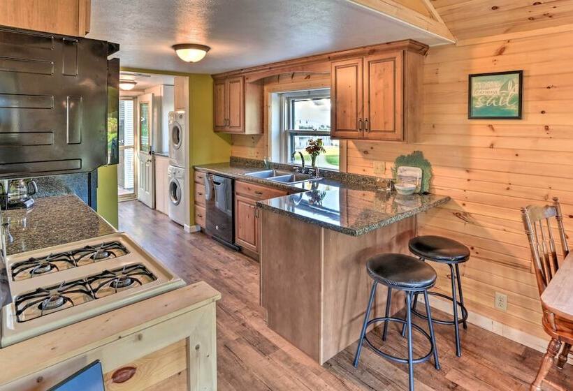 Waterfront Syracuse Home: Deck, Fire Pit & Kayaks