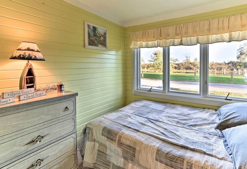 Waterfront Syracuse Home: Deck, Fire Pit & Kayaks