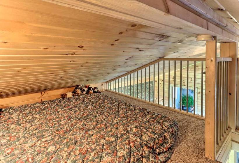 Waterfront Syracuse Home: Deck, Fire Pit & Kayaks