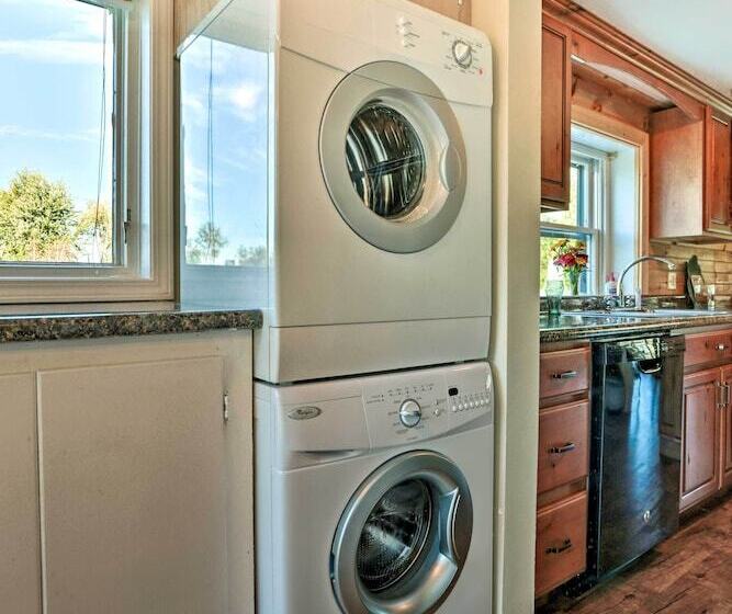 Waterfront Syracuse Home: Deck, Fire Pit & Kayaks