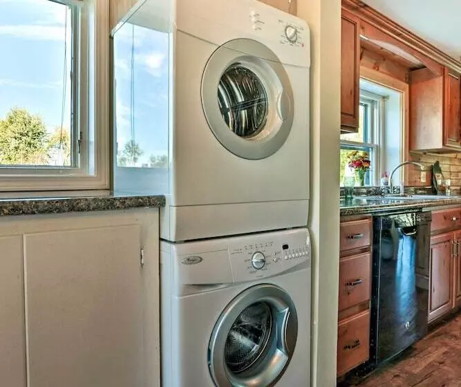 Waterfront Syracuse Home: Deck, Fire Pit & Kayaks