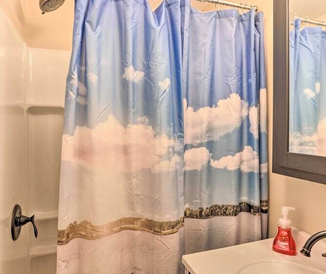 Waterfront Syracuse Home: Deck, Fire Pit & Kayaks