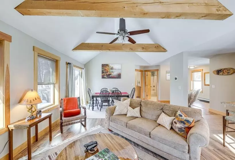 White Mountain Home Near Lakes & Kancamagus Hwy!