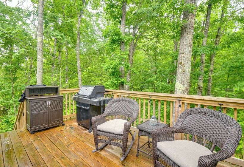 White Mountain Home Near Lakes & Kancamagus Hwy!