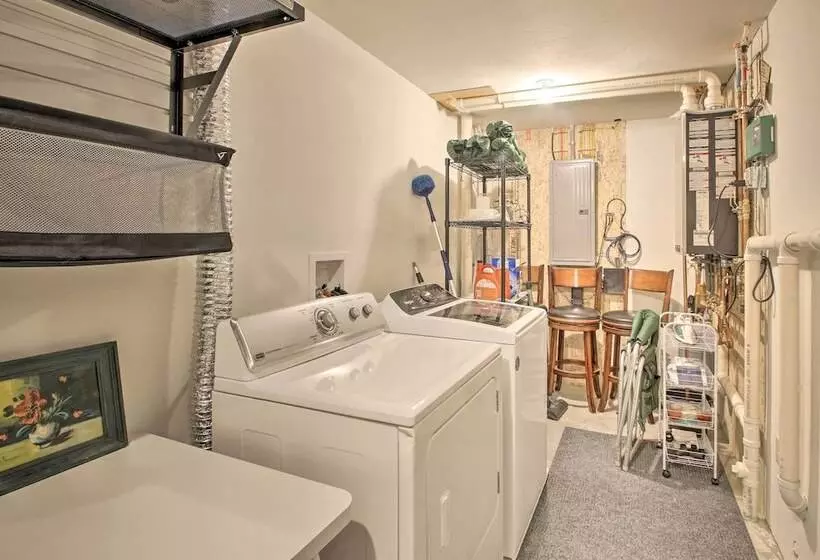 White Mountain Home Near Lakes & Kancamagus Hwy!