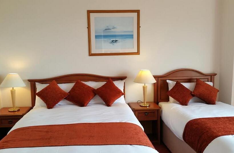 호스텔 An Cruiscin Lan