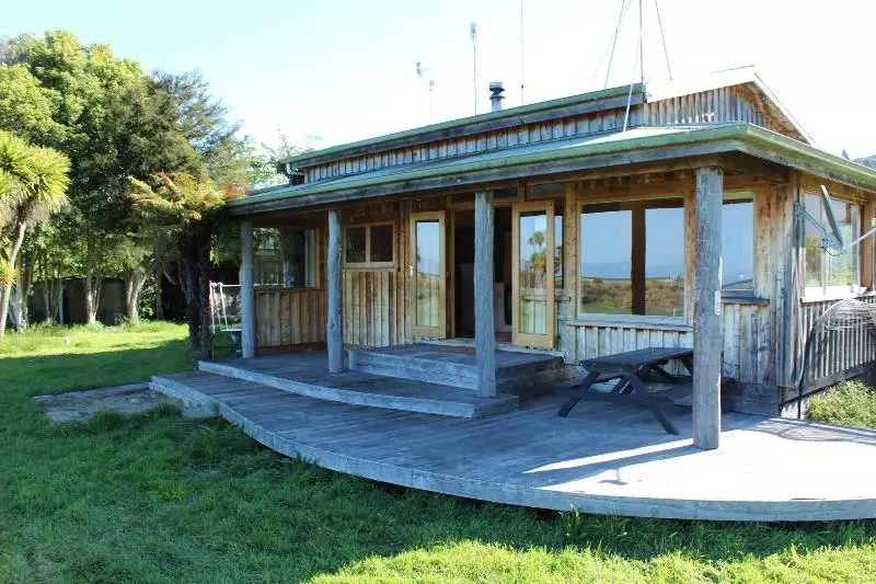 ユースホステル The Barn Cabins & Camp