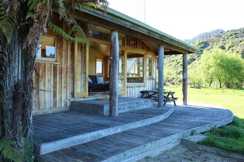 ユースホステル The Barn Cabins & Camp