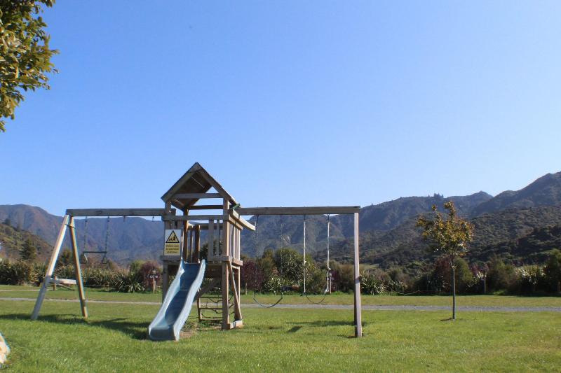 ユースホステル The Barn Cabins & Camp