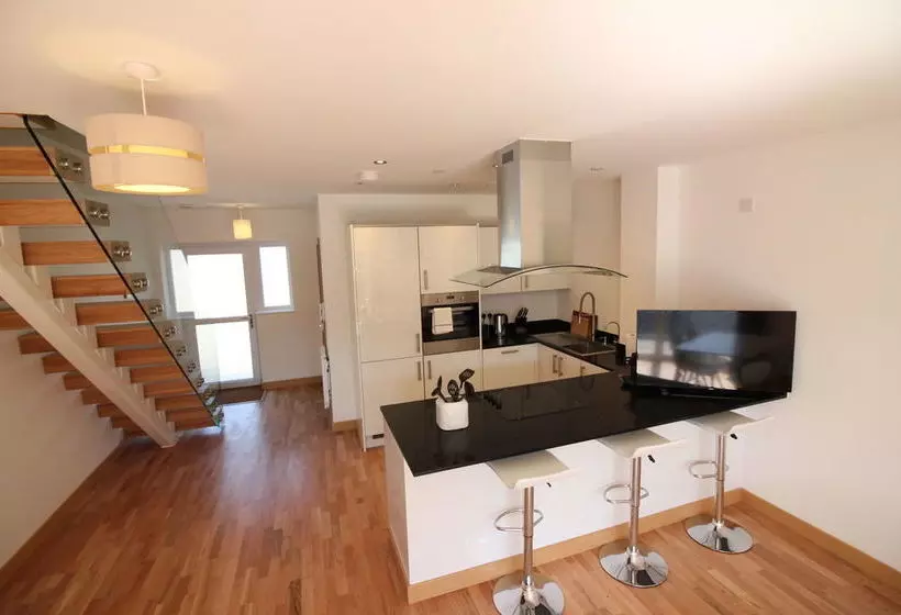 Grand Central Apartments By Paymán Club