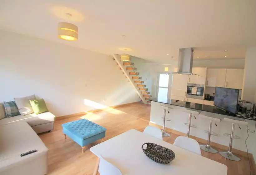 Grand Central Apartments By Paymán Club