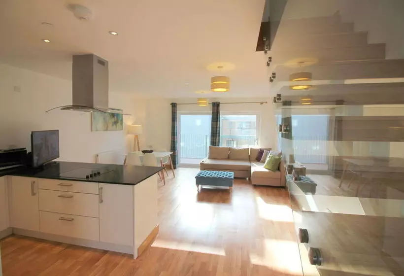 Grand Central Apartments By Paymán Club