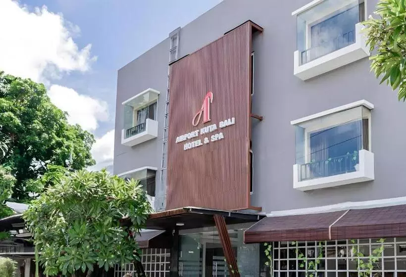 ホテル Collection O Airport Kuta Bali