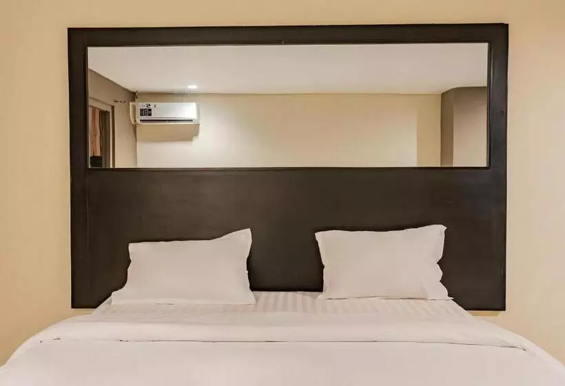 ホテル Collection O Airport Kuta Bali