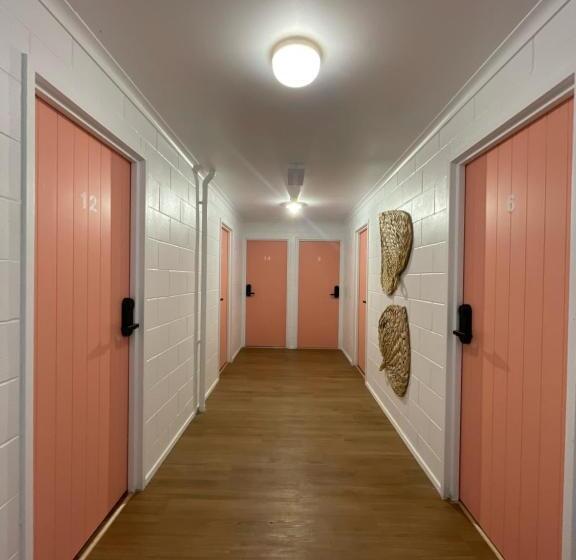 בית מלון כפרי Cali Backpackers