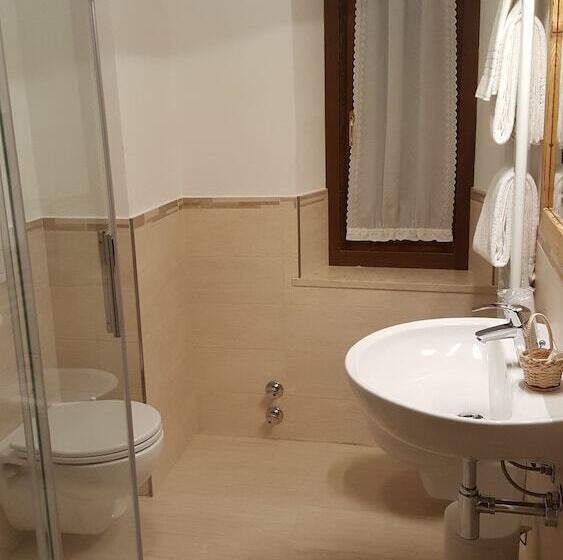 Отель Edelweiss