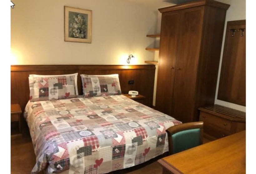 Отель Edelweiss