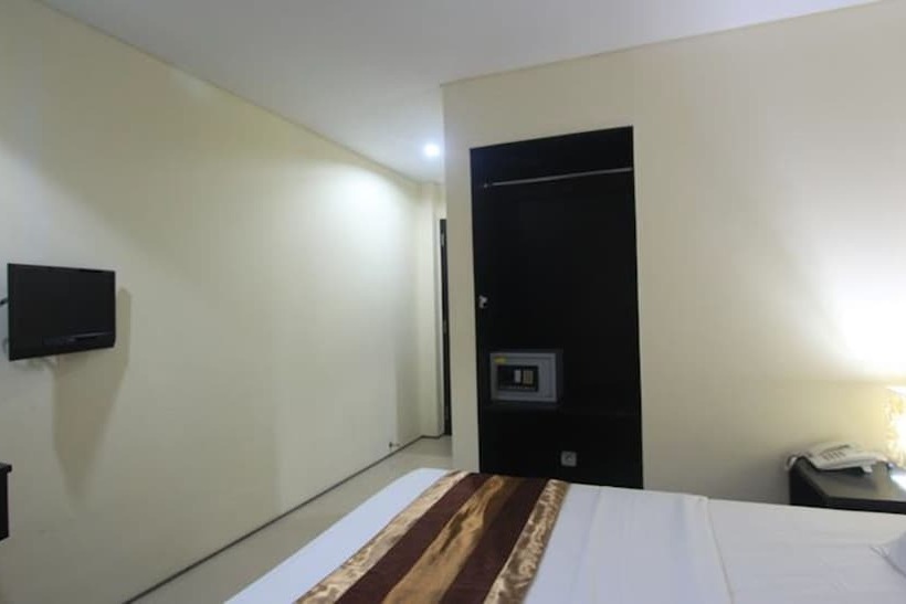 فندق Collection O Airport Kuta Bali