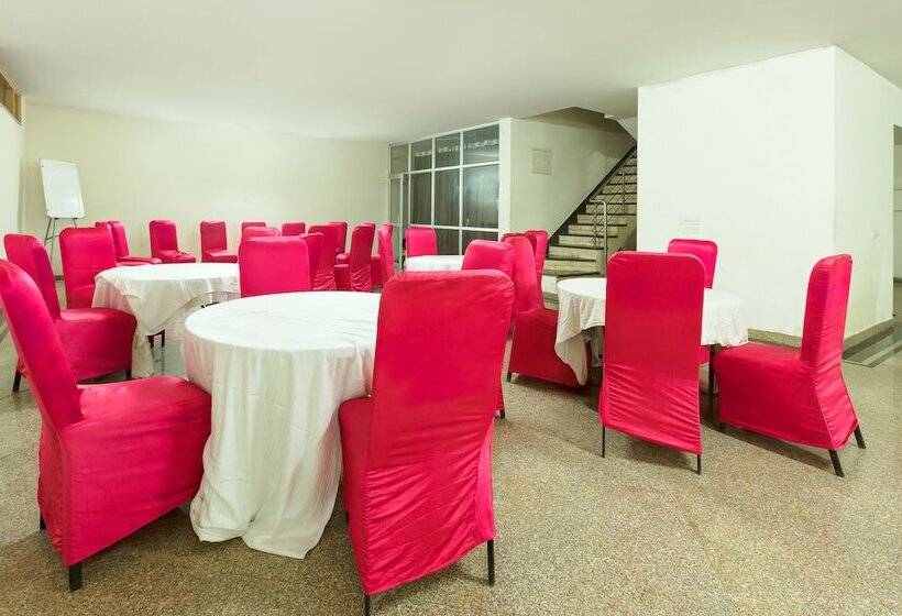 ホテル Treebo Aambson View